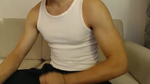Snapshot of studfromparis chatting on September 25, 5:05 pm Stud From Paris online show from September 25, 5:05 pm