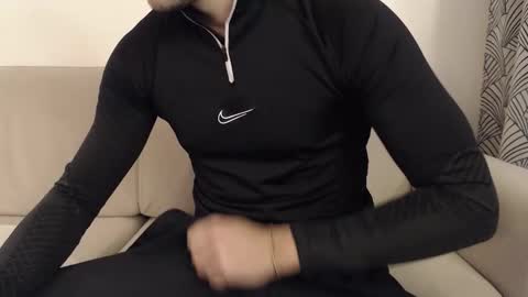 Snapshot of studfromparis chatting on October 15, 3:23 pm Stud From Paris online show from October 15, 3:23 pm