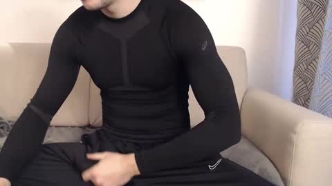 Snapshot of studfromparis chatting on February 10, 11:36 am Stud From Paris online show from February 10, 11:36 am