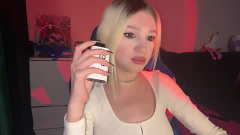 Snapshot of stuffy_ri chatting on January 11, 5:40 pm stuffy_ri online show from January 11, 5:40 pm