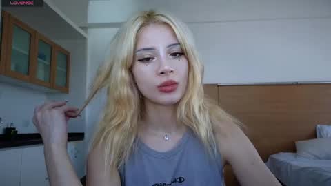 Sofa online show from March 26, 6:13 pm