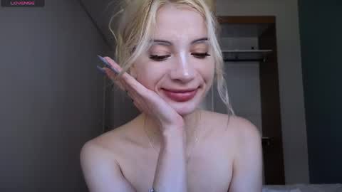 Sofa online show from March 29, 5:24 pm