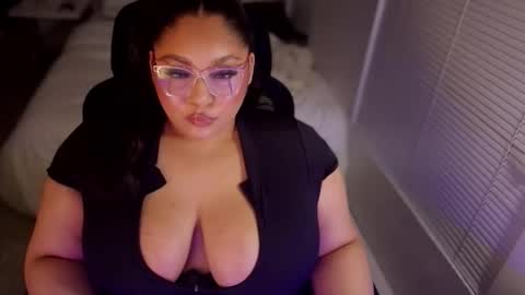 stunnahaus online show from April 8, 2:33 am