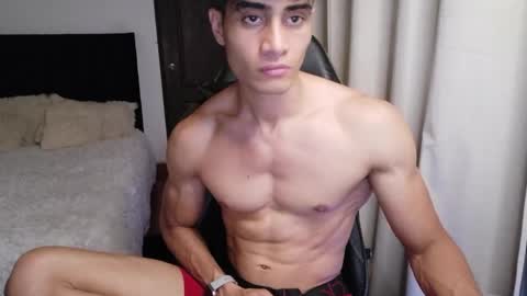 Snapshot of stylishman01 chatting on May 20, 1:01 am stylish man online show from May 20, 1:01 am