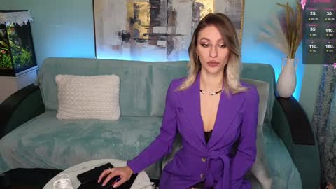 Snapshot of su4e4ka555 chatting on January 14, 9:56 am Su4e4ka555 online show from January 14, 9:56 am