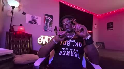 Snapshot of suavechocolatecity chatting on June 2, 1:35 pm Hot Chocolate online show from June 2, 1:35 pm