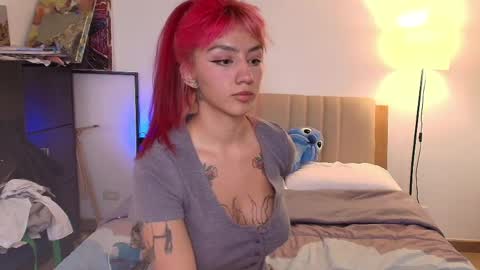 Snapshot of sublimetouch chatting on April 30, 10:36 pm Zoe online show from April 30, 10:36 pm