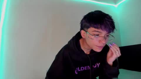 nico online show from February 25, 3:16 pm