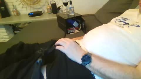 Snapshot of submissivguy chatting on December 8, 8:15 pm submissivguy online show from December 8, 8:15 pm