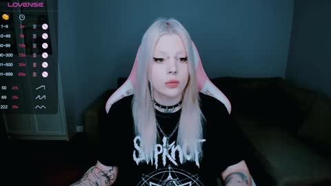 Snapshot of succubus_leslie chatting on December 3, 9:55 am succubus_leslie online show from December 3, 9:55 am
