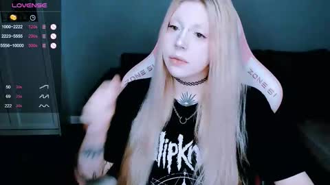 Snapshot of succubus_leslie chatting on October 24, 9:33 pm succubus_leslie online show from October 24, 9:33 pm