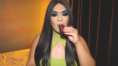 Snapshot of suckablecockoffreya chatting on December 2, 5:15 pm JADE ELYSE online show from December 2, 5:15 pm