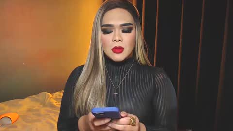 Snapshot of suckablecockoffreya chatting on December 17, 2:12 am JADE ELYSE online show from December 17, 2:12 am