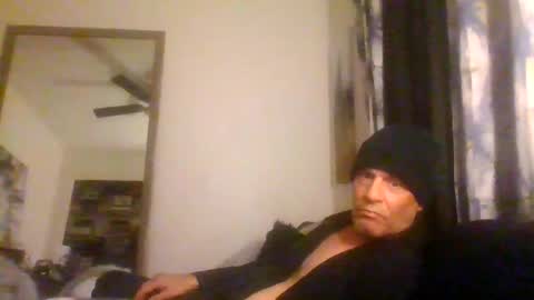 Snapshot of suckitu812 chatting on January 11, 1:10 am SUCKITU812 online show from January 11, 1:10 am