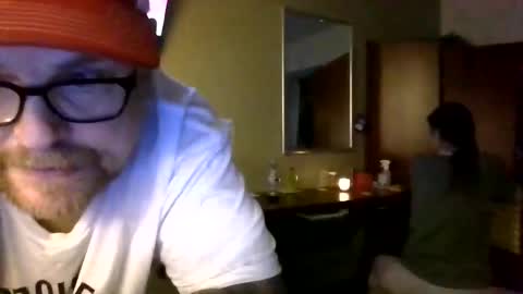 suckmeyoubitch online show from December 14, 12:05 am