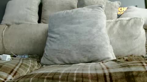 suckmywhitecock25 online show from February 15, 6:15 pm