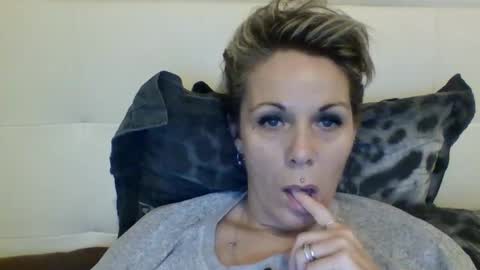 sucrette5629 online show from December 20, 1:33 pm