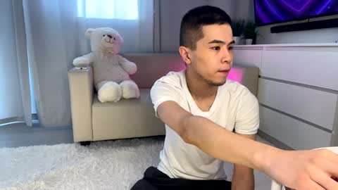 Emmy online show from March 3, 9:22 am