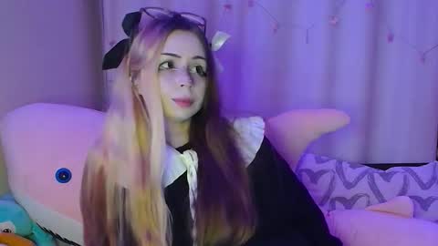 Snapshot of suemeow chatting on September 13, 1:05 am Sue online show from September 13, 1:05 am