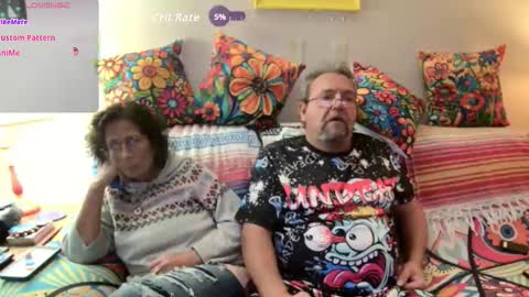 Snapshot of suenixon chatting on October 18, 10:43 pm suenixon online show from October 18, 10:43 pm