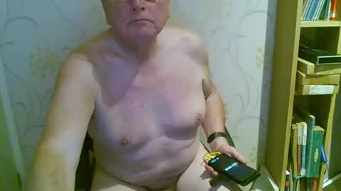 suffolkboy4 online show from March 3, 9:10 pm