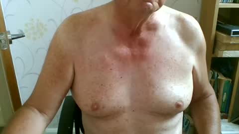 Snapshot of suffolkboy4 chatting on July 31, 6:57 am suffolkboy4 online show from July 31, 6:57 am