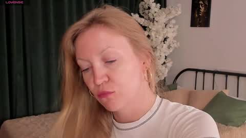 sugamomy online show from October 14, 12:11 am