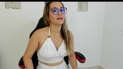 sugar_milff online show from January 23, 1:56 pm