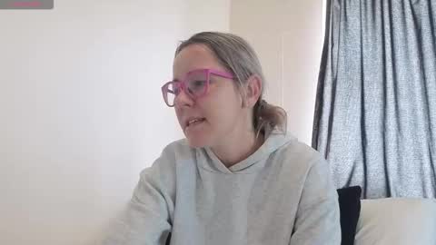 Snapshot of sugar_spice_all_things_nice chatting on September 30, 12:10 pm Sugar 4pm-8pm CAT Mon-Fri online show from September 30, 12:10 pm