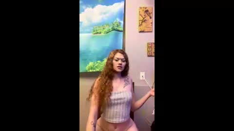 Snapshot of sugarbabyelle chatting on June 8, 4:57 am sugarbabyelle online show from June 8, 4:57 am