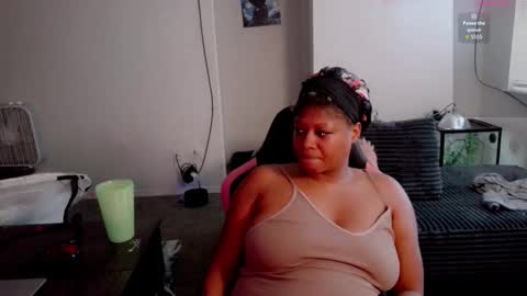 Snapshot of sugarbearlove87 chatting on November 2, 6:10 pm lexi love online show from November 2, 6:10 pm