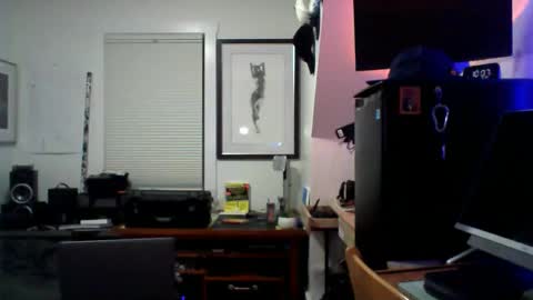 Snapshot of sugardotdom chatting on April 15, 2:07 am Sugar online show from April 15, 2:07 am