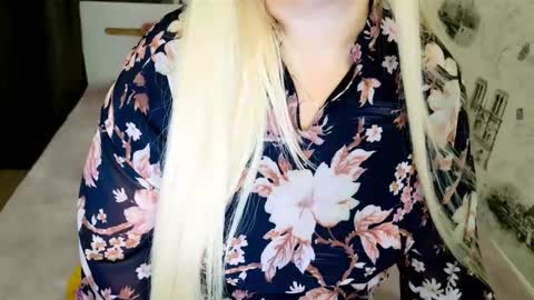 sugarkissx online show from September 17, 3:46 pm