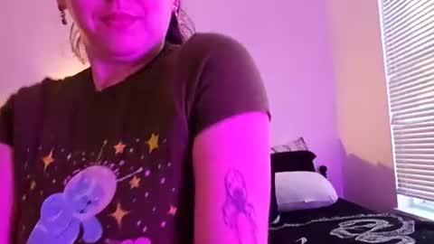 Snapshot of sugarlilypoison chatting on June 16, 4:15 am sugarlilypoison online show from June 16, 4:15 am