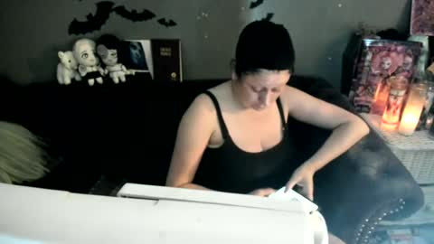 Snapshot of sugary_sweet chatting on June 24, 2:21 am Sugary online show from June 24, 2:21 am