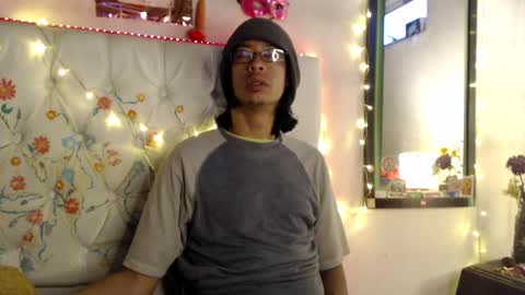 suggabrown_ online show from March 2, 11:07 am