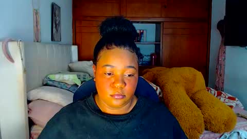 Cami   Back in 2 hours online show from November 27, 6:48 am