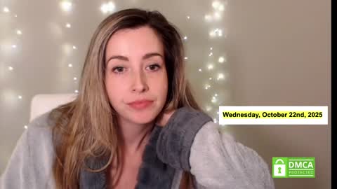 Snapshot of suggestivebehavior chatting on October 23, 1:27 am Mia online show from October 23, 1:27 am