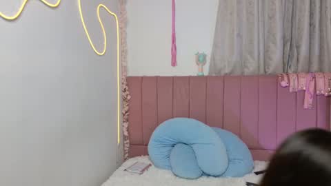 sukilove18 online show from September 25, 12:03 am