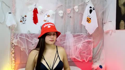 sukilove18 online show from October 14, 11:27 pm