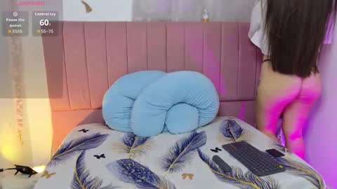 sukilove18 online show from December 18, 10:16 pm