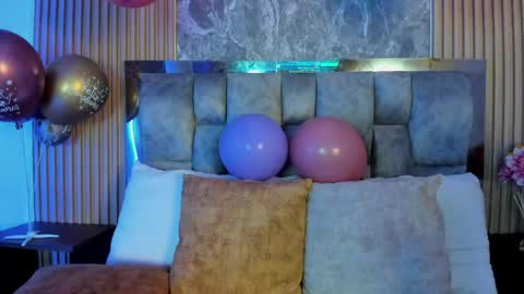 Snapshot of sulay_kim chatting on May 28, 6:38 pm Sulay online show from May 28, 6:38 pm