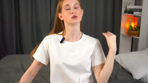 Snapshot of sulemamanusyants chatting on October 28, 7:45 am Ilona online show from October 28, 7:45 am