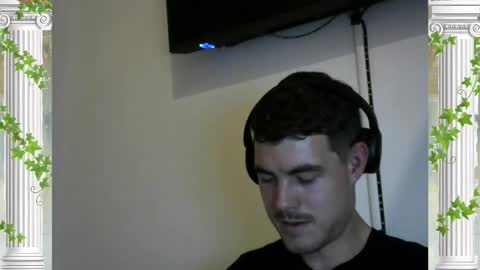 Snapshot of sultansgirls chatting on March 5, 1:56 am The Sultan online show from March 5, 1:56 am