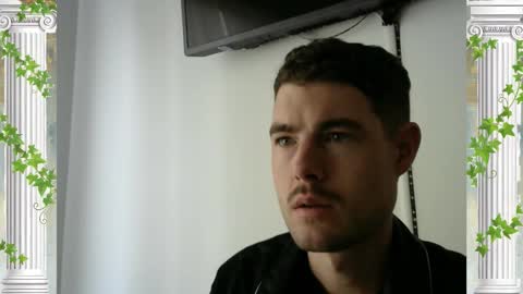 Snapshot of sultansgirls chatting on March 5, 2:24 pm The Sultan online show from March 5, 2:24 pm