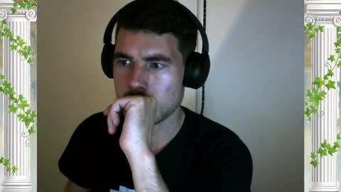 Snapshot of sultansgirls chatting on March 8, 2:04 am The Sultan online show from March 8, 2:04 am