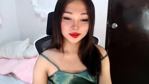 Snapshot of sultry_cyramore chatting on October 18, 4:59 am sultry cyramore online show from October 18, 4:59 am