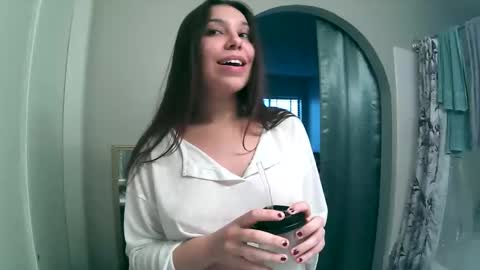 Snapshot of sultrylotus chatting on November 5, 6:52 pm sultrylotus online show from November 5, 6:52 pm