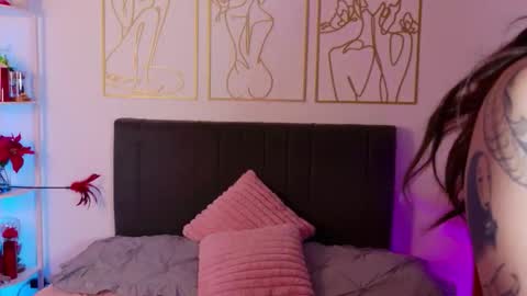 OnlyFans summer holiday online show from December 14, 11:48 am