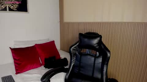 Summer online show from April 18, 11:58 am